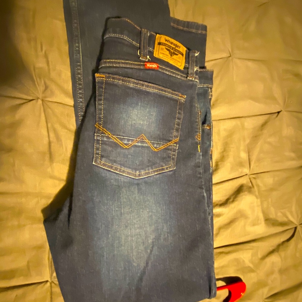 Wrangler Premium Quality Slim Straight 34 X 32